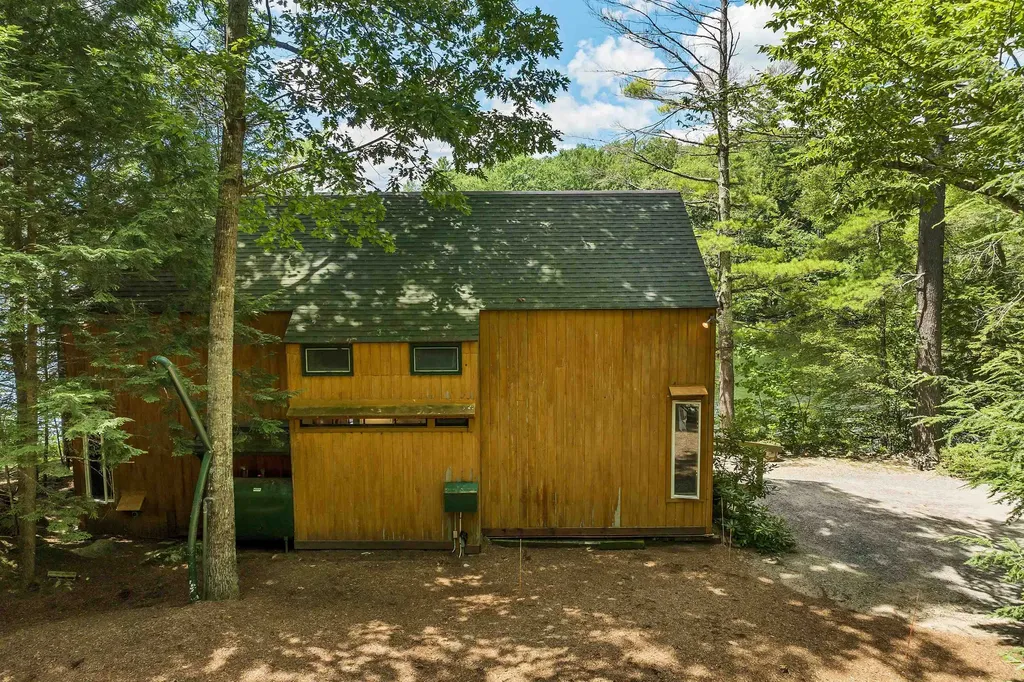 4 Pike Island Road Meredith NH 03253