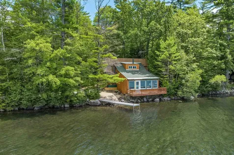 4 Pike Island Road Meredith NH 03253