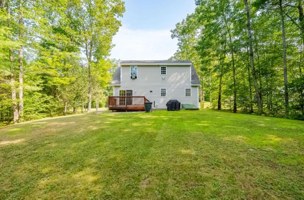 25 Cedar Creek Road Barrington NH 03825