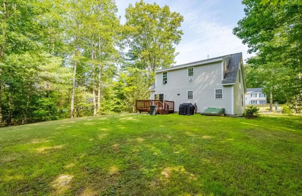 25 Cedar Creek Road Barrington NH 03825