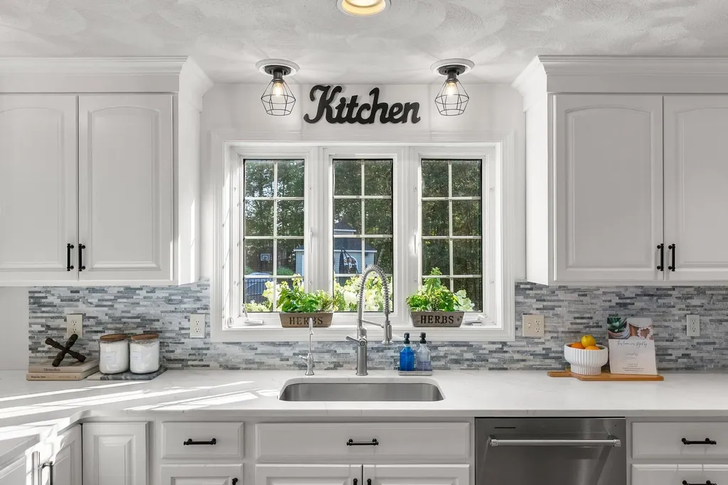 8 Settlers Ridge Windham NH 03087