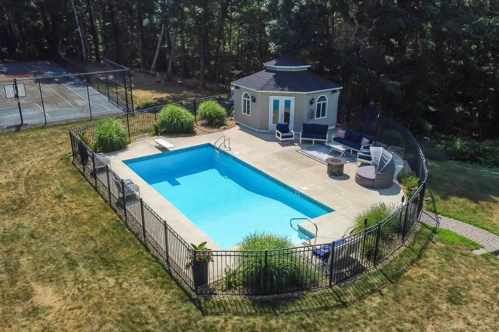 8 Settlers Ridge Windham NH 03087