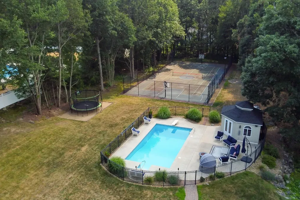 8 Settlers Ridge Windham NH 03087