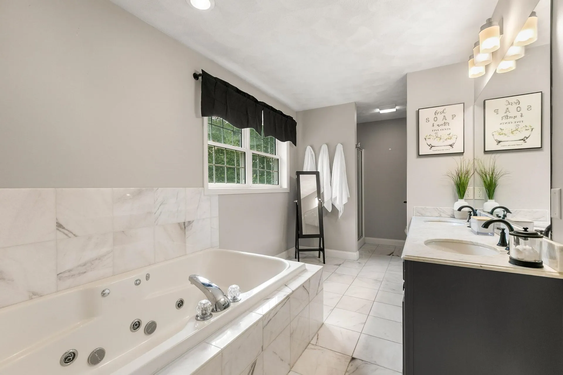 8 Settlers Ridge Windham NH 03087