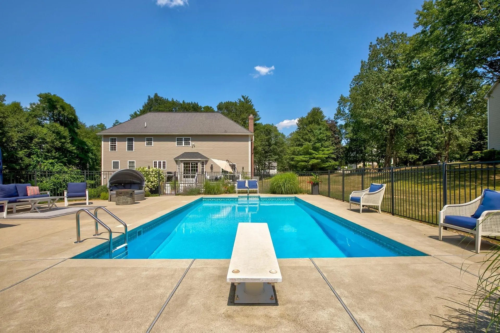 8 Settlers Ridge Windham NH 03087