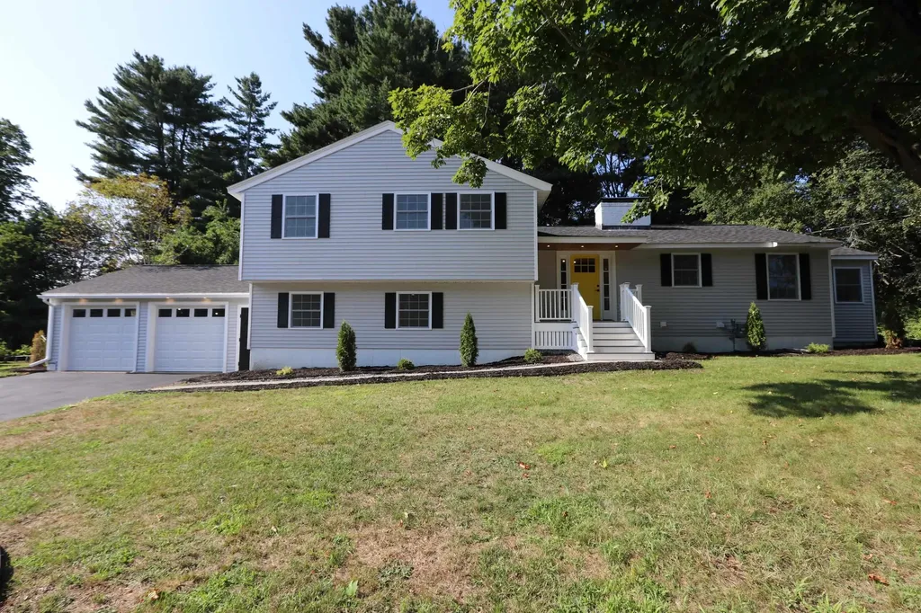 10 Carolan Avenue Hampton NH 03842