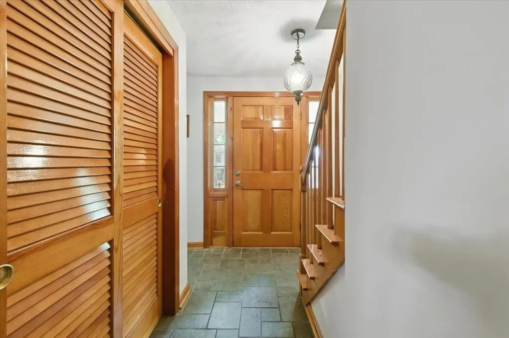 15 Yandow Drive South Burlington VT 05403
