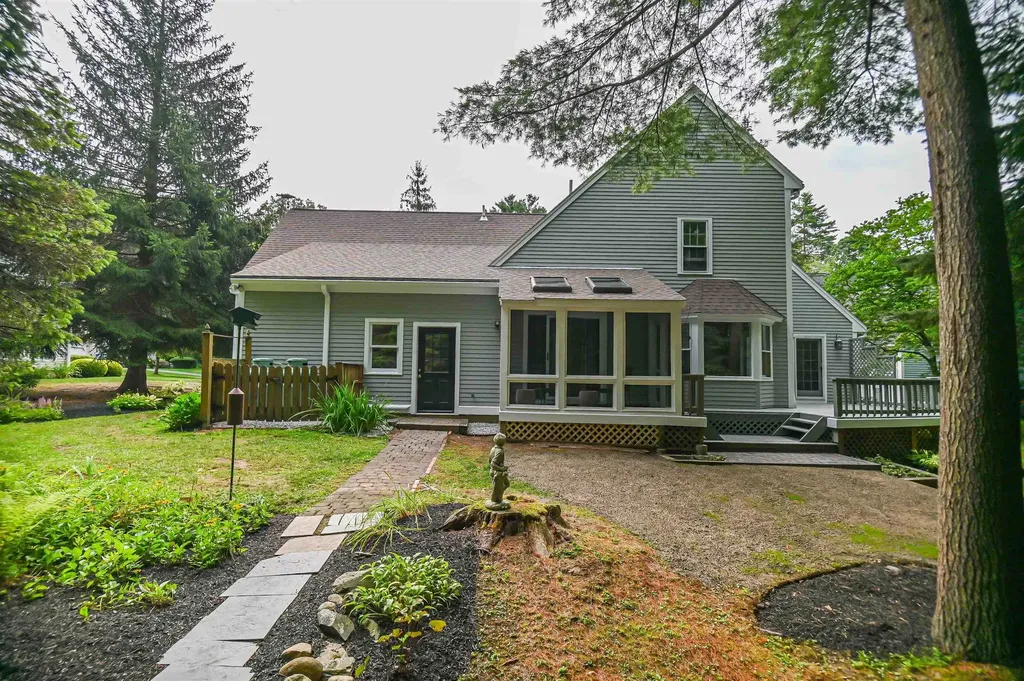 8 Ash Lane York ME 03909