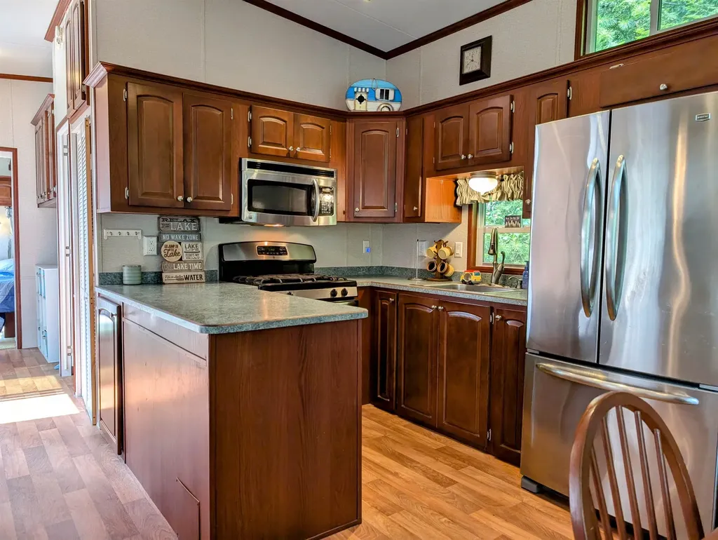 14 Overlook Road Holderness NH 03245