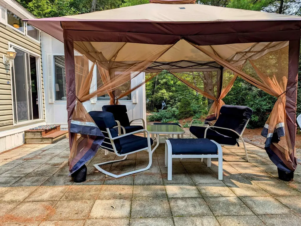 14 Overlook Road Holderness NH 03245