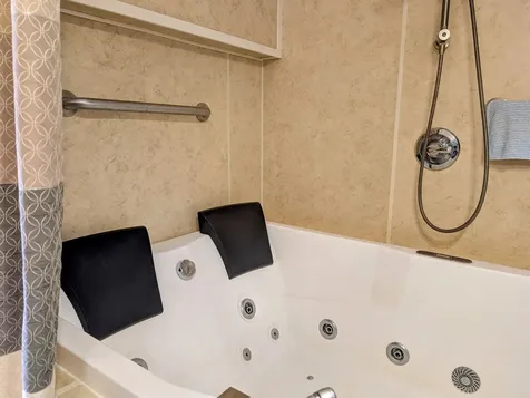 14 Overlook Road Holderness NH 03245