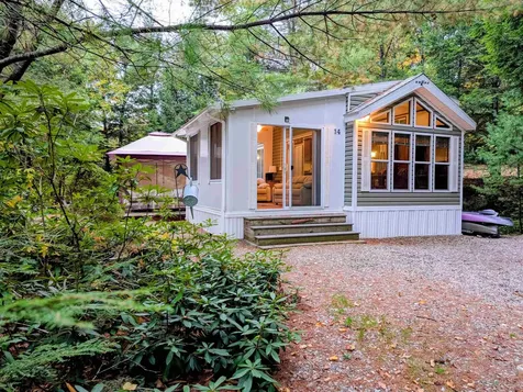 14 Overlook Road Holderness NH 03245