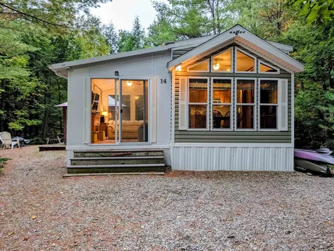 14 Overlook Road Holderness NH 03245