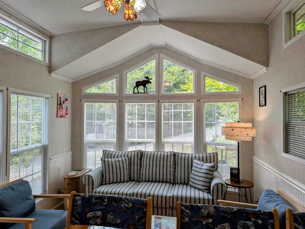 7 Hollows Road Holderness NH 03245