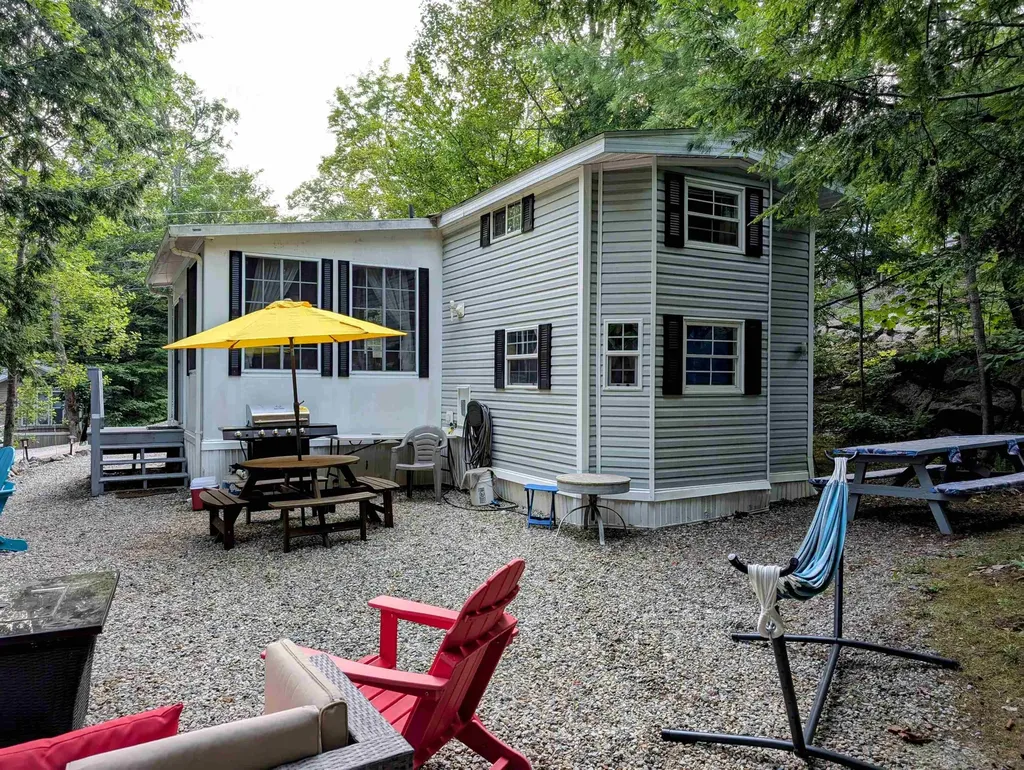 7 Hollows Road Holderness NH 03245