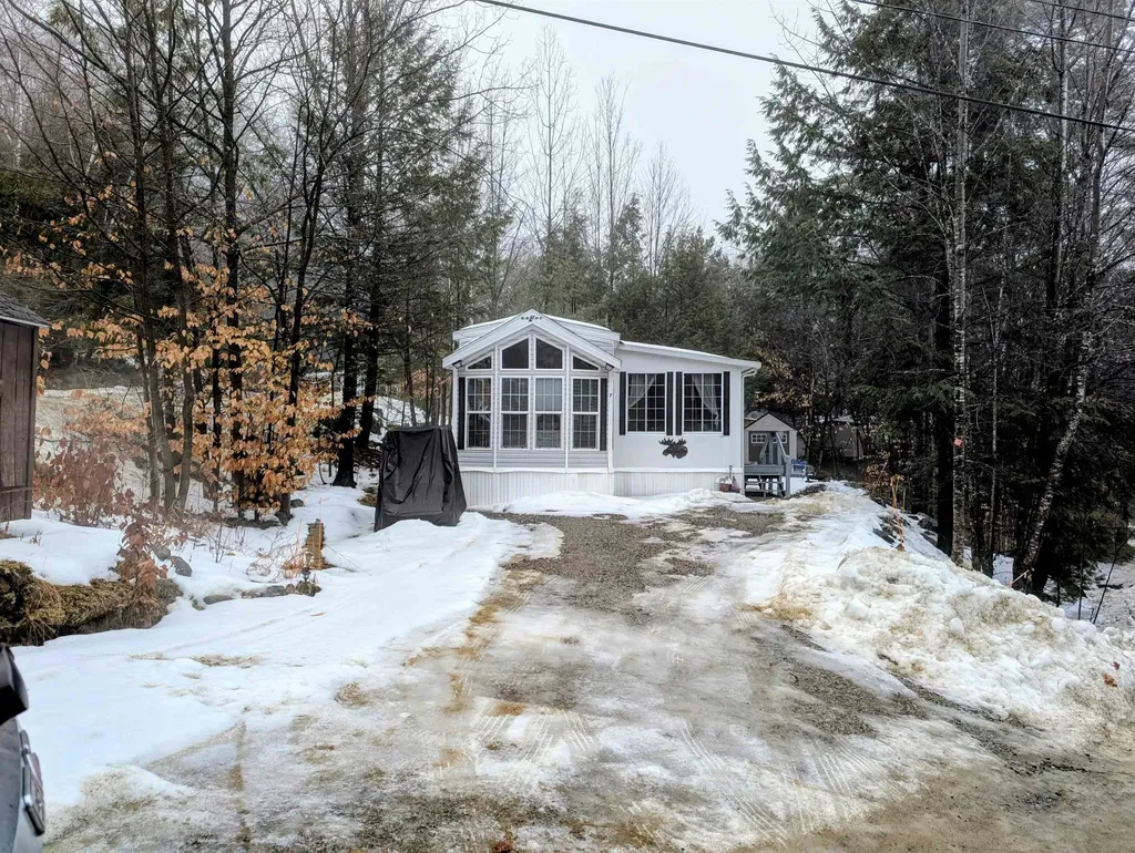 7 Hollows Road Holderness NH 03245