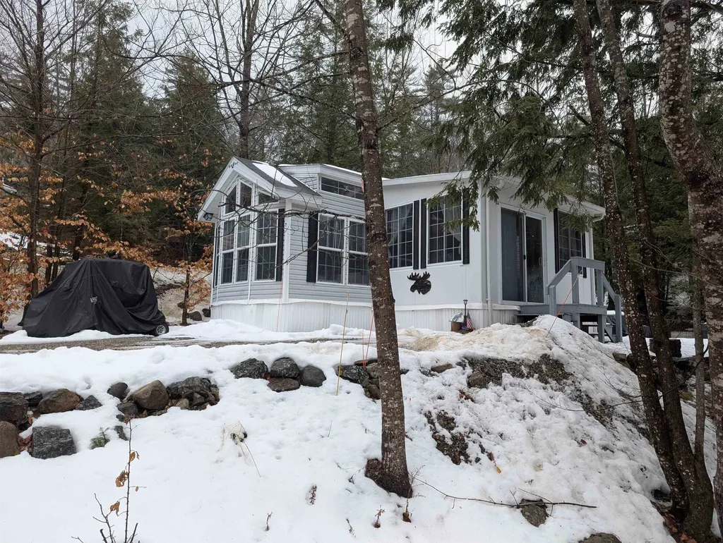 7 Hollows Road Holderness NH 03245