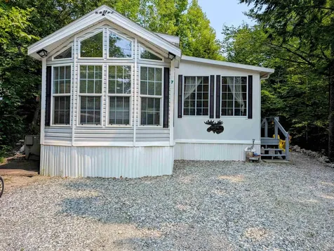 7 Hollows Road Holderness NH 03245