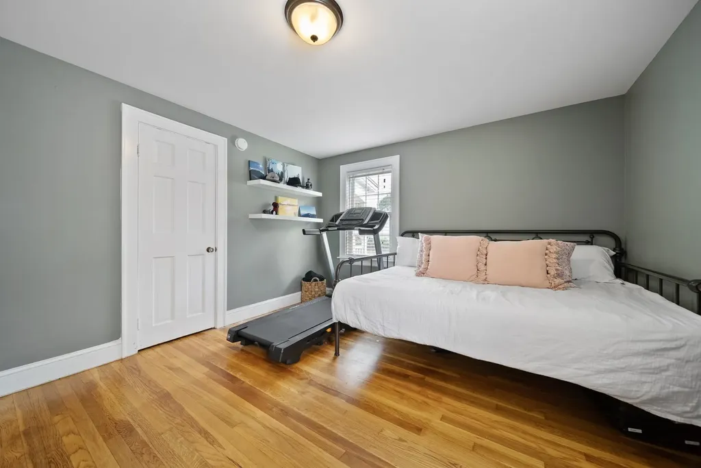 613 Lake Avenue Manchester NH 03103