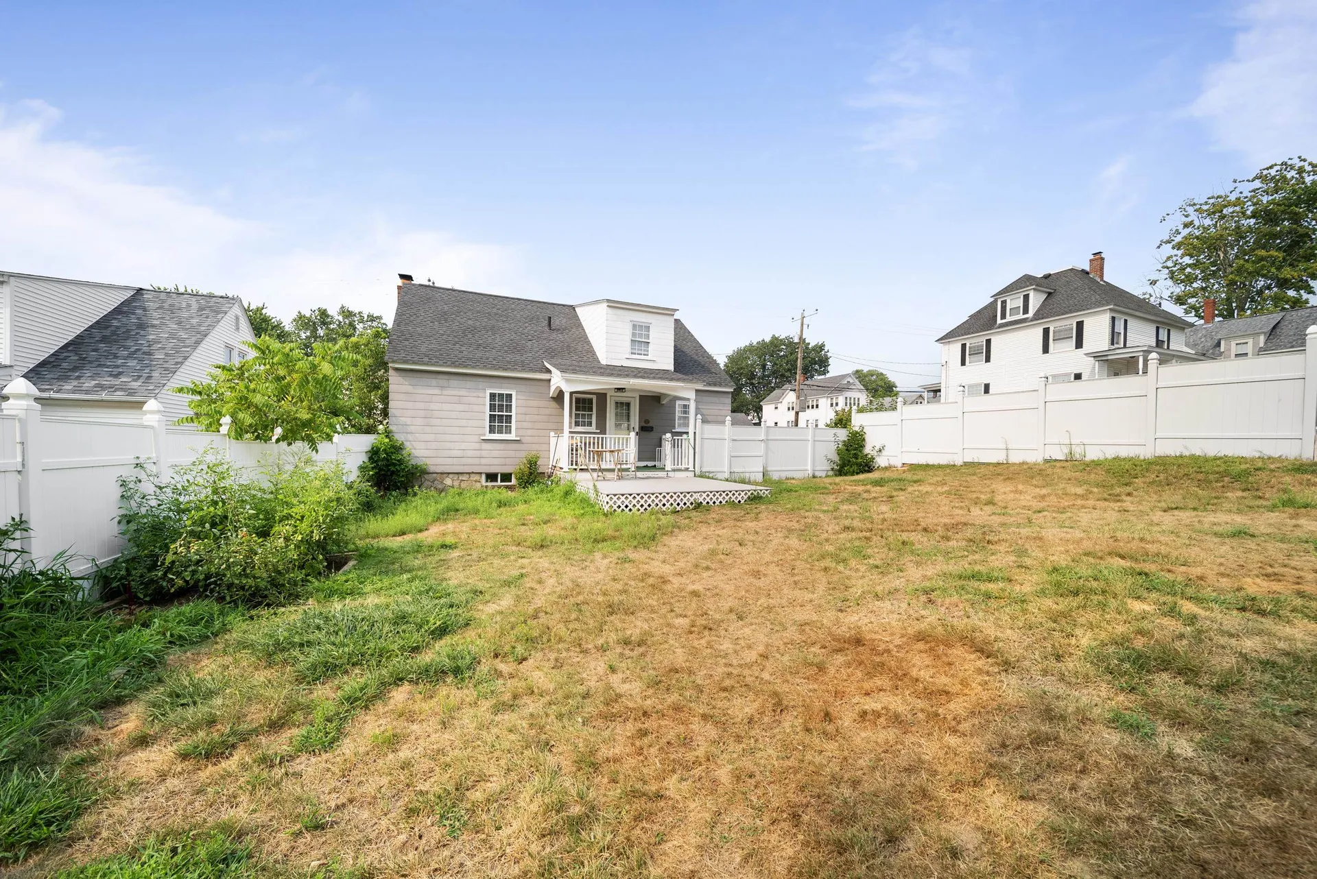 613 Lake Avenue Manchester NH 03103