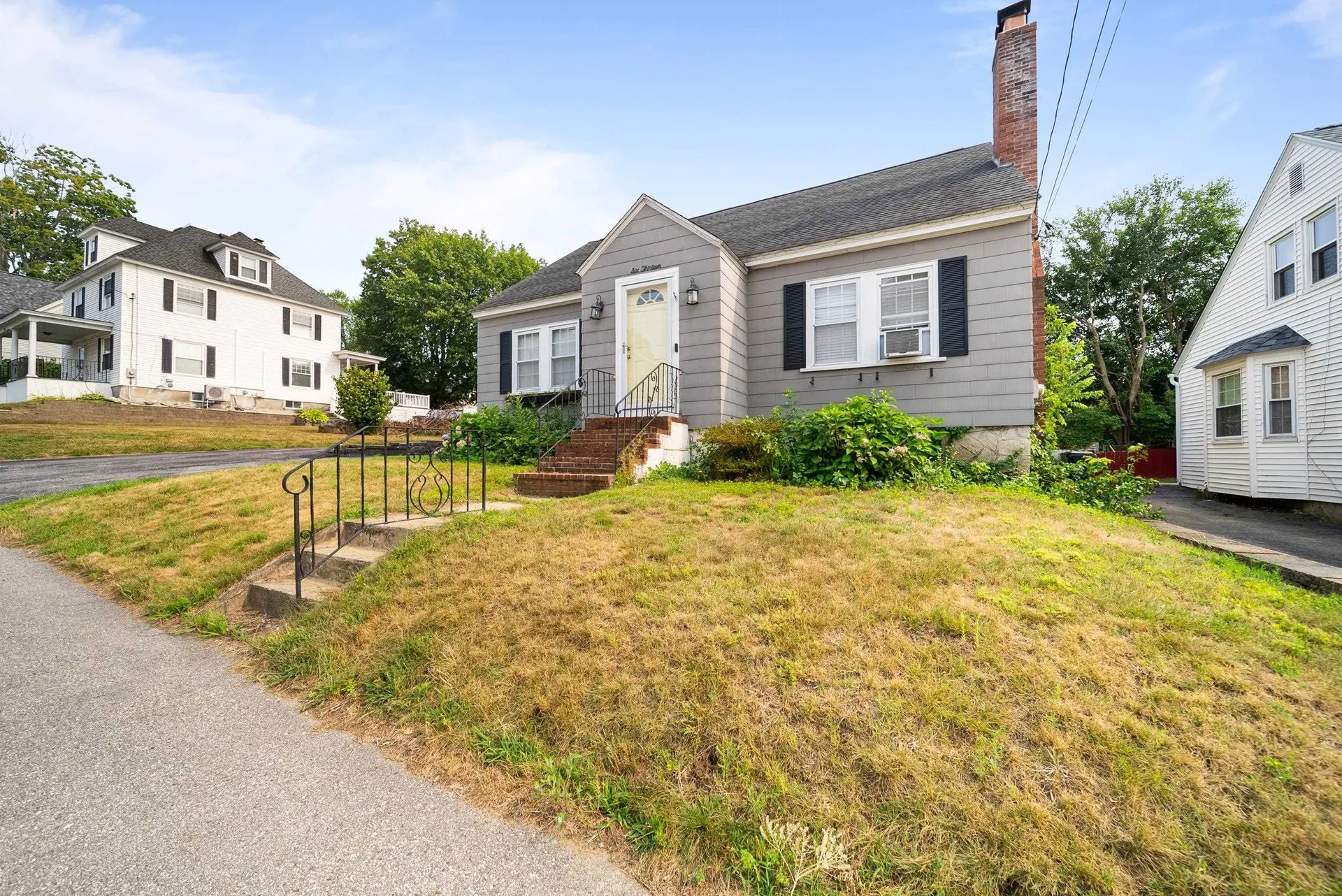 613 Lake Avenue Manchester NH 03103