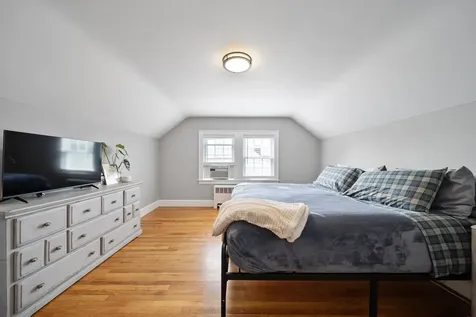 613 Lake Avenue Manchester NH 03103