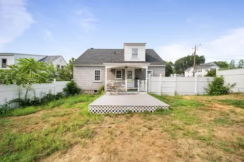 613 Lake Avenue Manchester NH 03103
