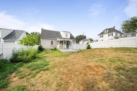 613 Lake Avenue Manchester NH 03103