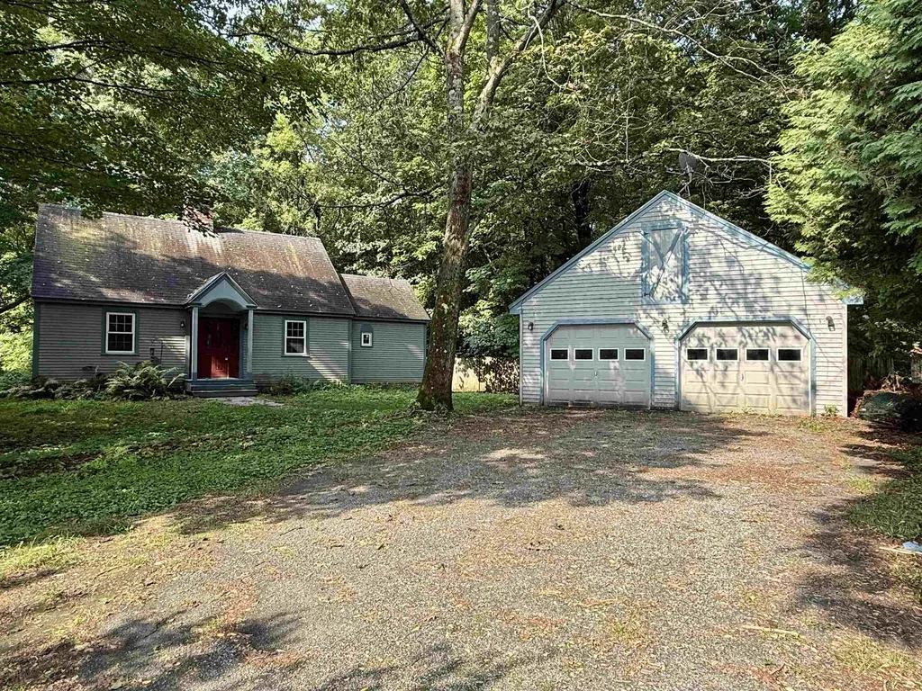 2032 Hartford Avenue Hartford VT 05088-1042