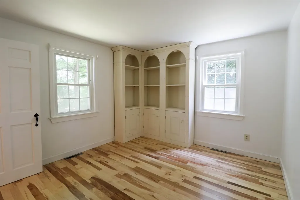 2032 Hartford Avenue Hartford VT 05088-1042