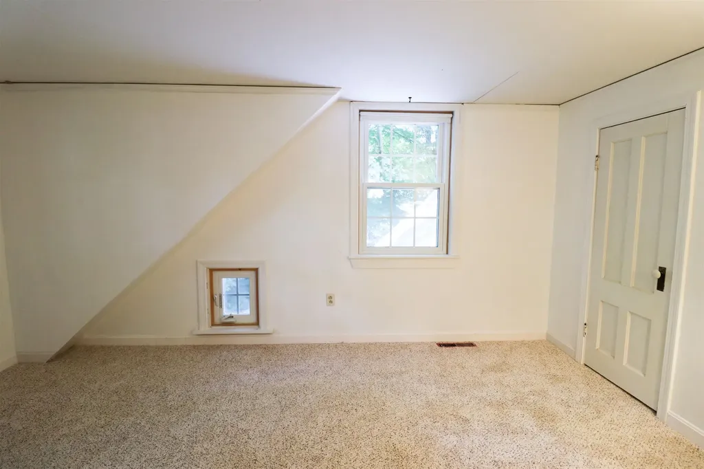 2032 Hartford Avenue Hartford VT 05088-1042