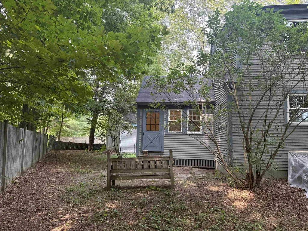 2032 Hartford Avenue Hartford VT 05088-1042