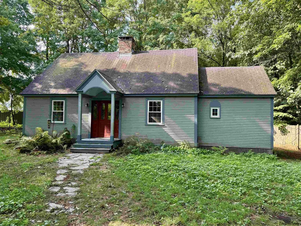 2032 Hartford Avenue Hartford VT 05088-1042