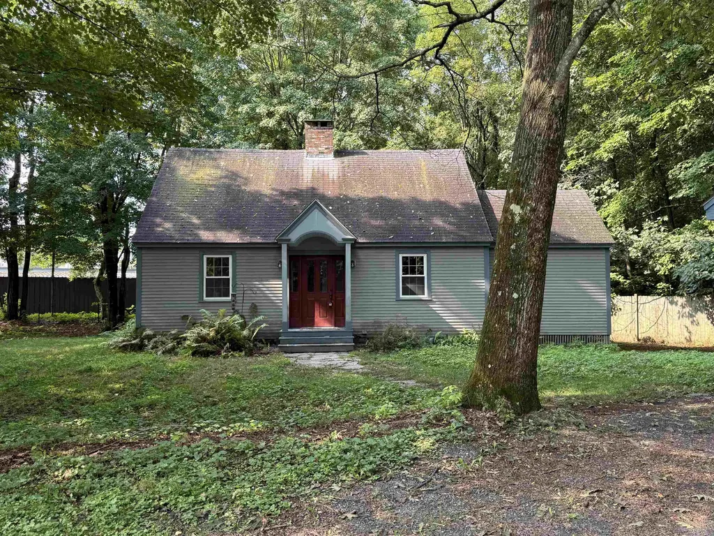 2032 Hartford Avenue Hartford VT 05088-1042