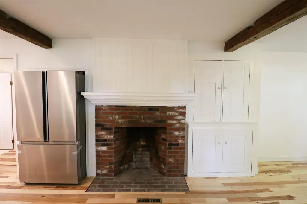 2032 Hartford Avenue Hartford VT 05088-1042
