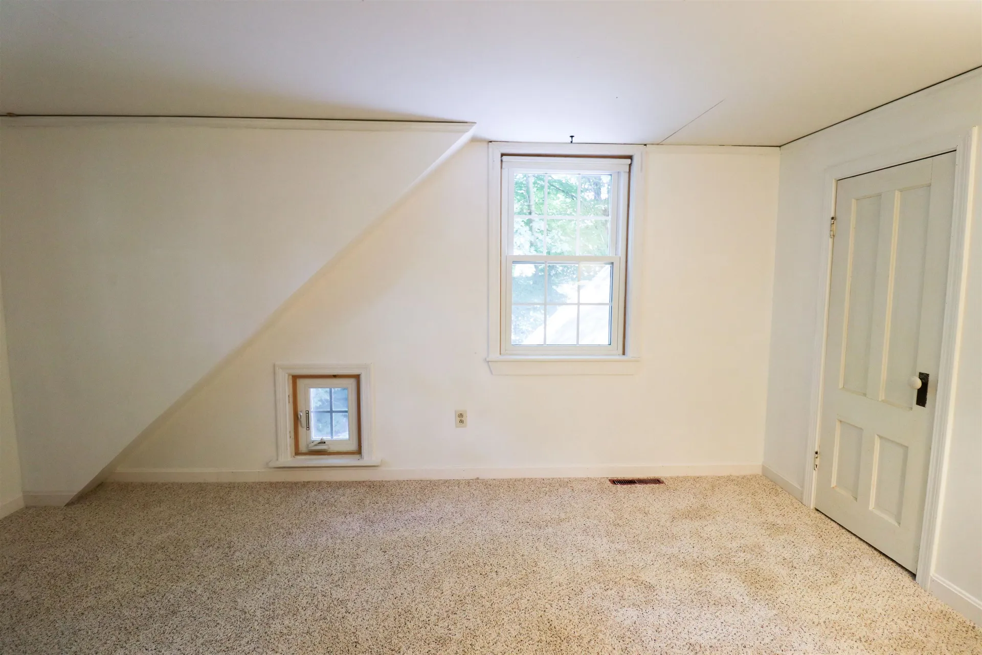 2032 Hartford Avenue Hartford VT 05088-1042