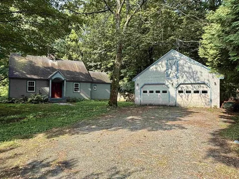 2032 Hartford Avenue Hartford VT 05088-1042