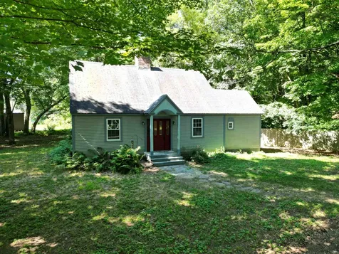 2032 Hartford Avenue Hartford VT 05088-1042