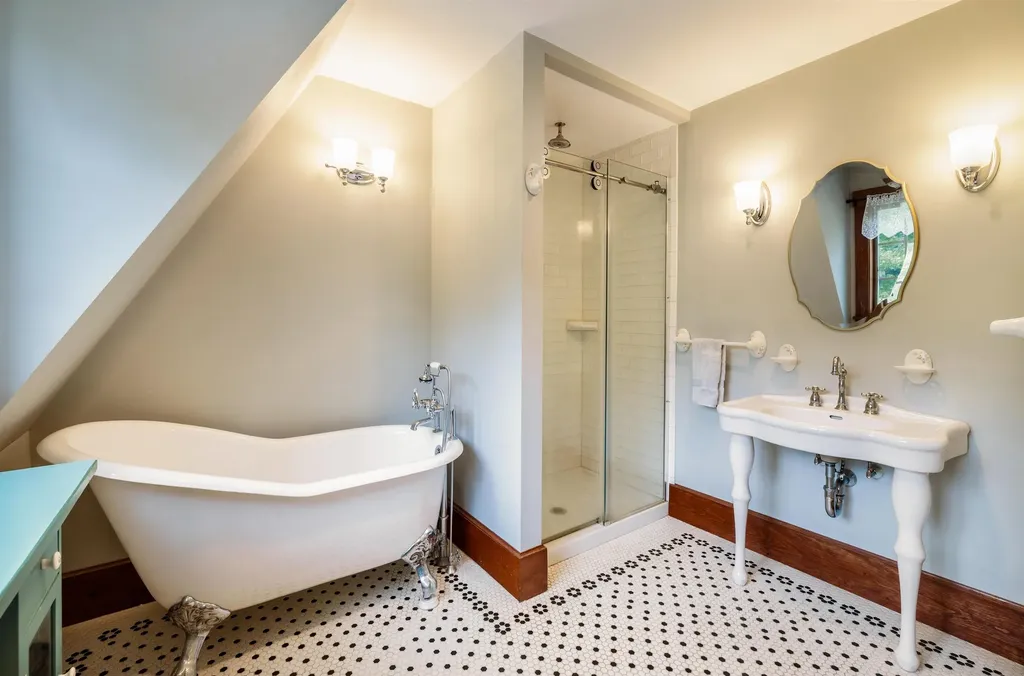 283 Higbee Road Charlotte VT 05445-0000