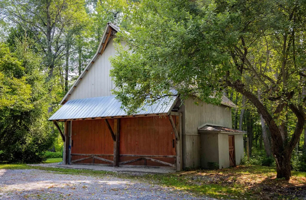 283 Higbee Road Charlotte VT 05445-0000