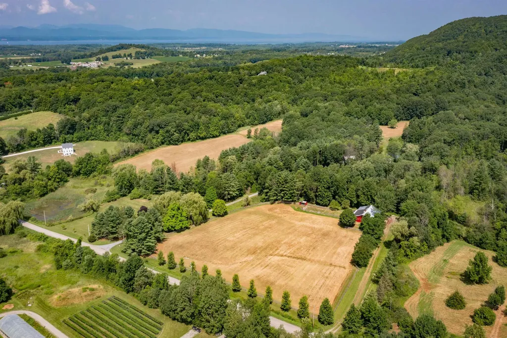 283 Higbee Road Charlotte VT 05445-0000