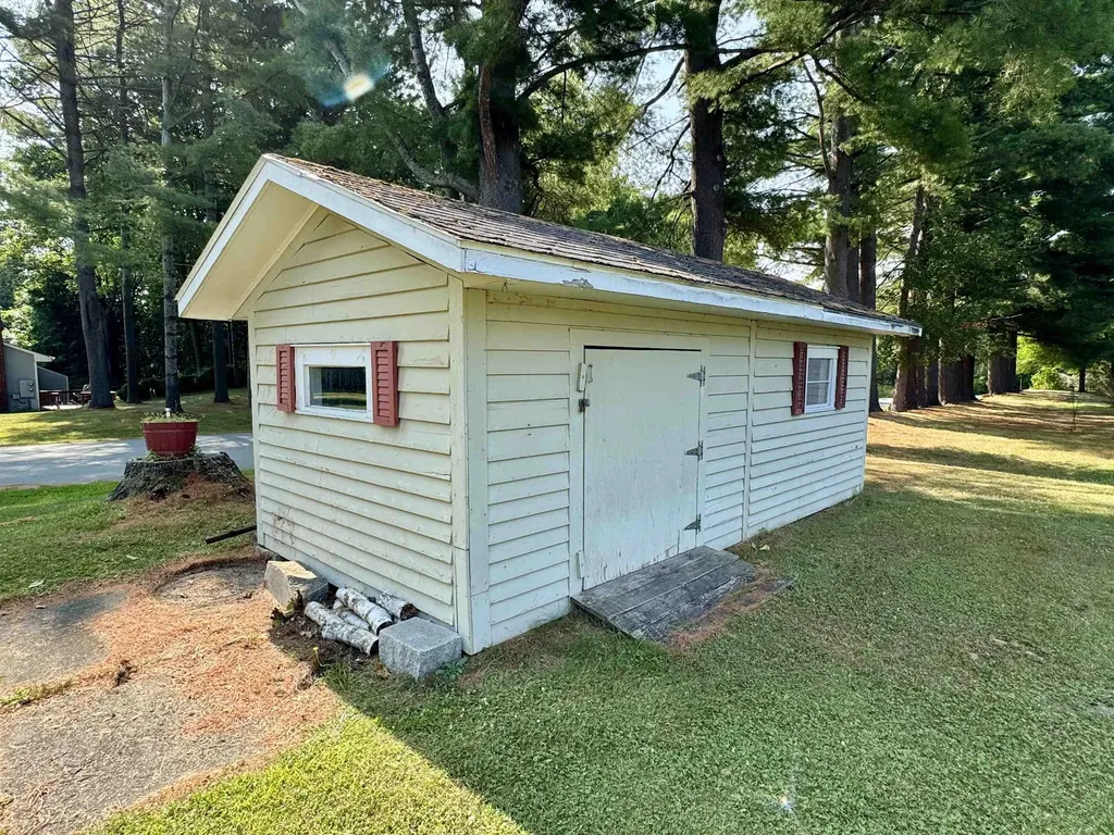 62 Pine Street Newport City VT 05855