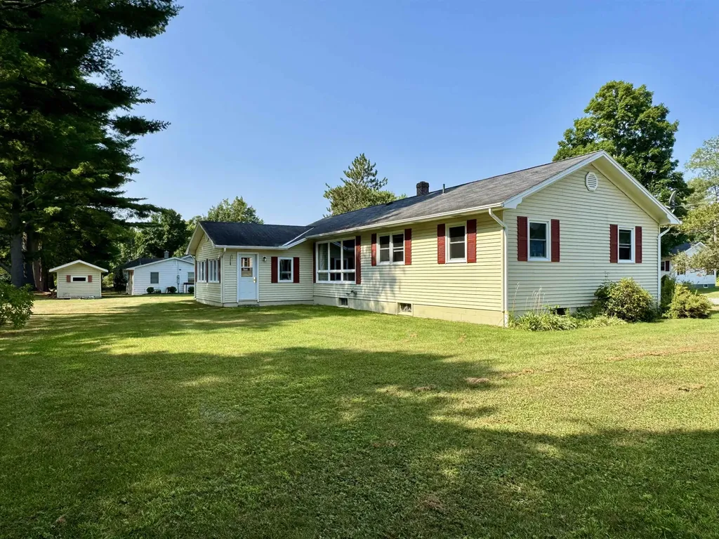 62 Pine Street Newport City VT 05855