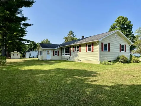 62 Pine Street Newport City VT 05855