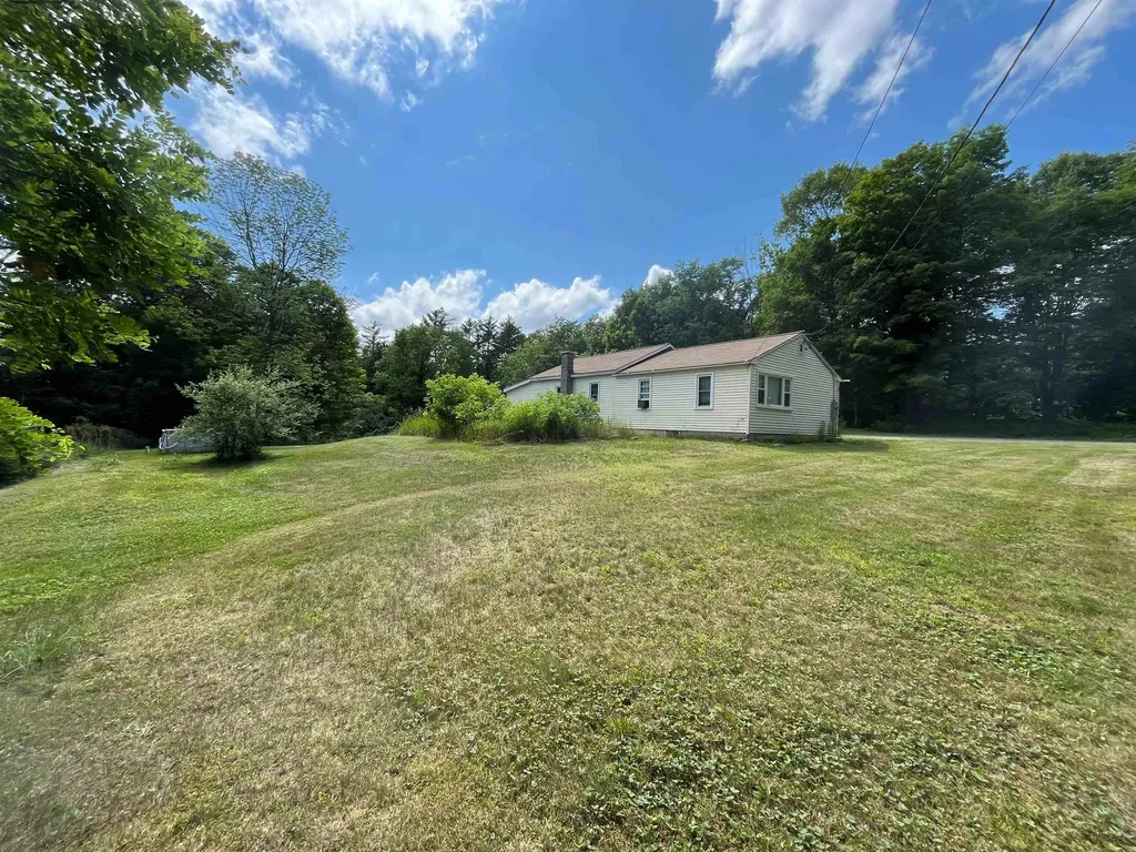 139 Canaan Street Canaan NH 03741