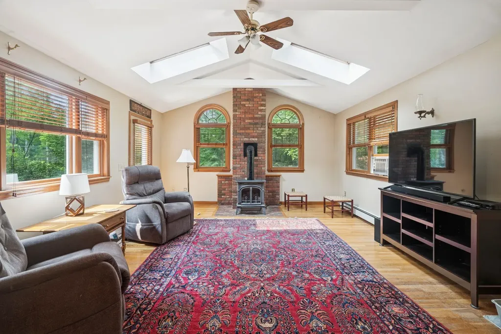 7 East Sutton Road Warner NH 03278