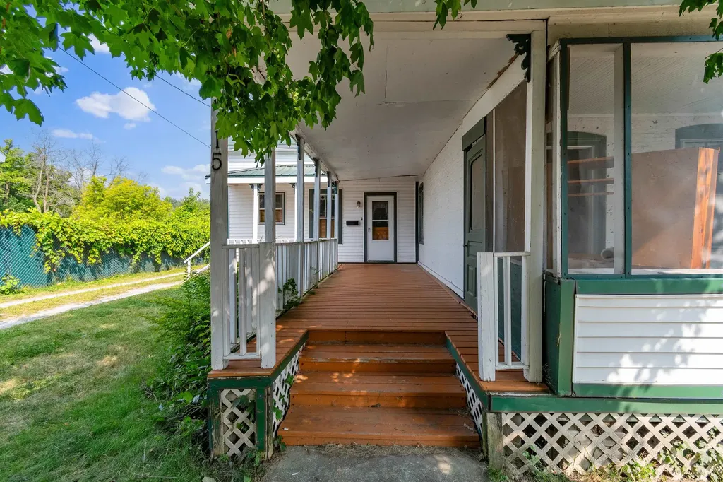 15 Spruce Street St. Albans City VT 05478