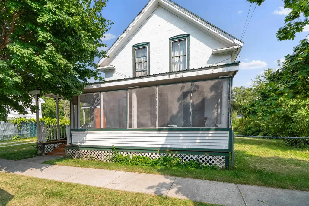 15 Spruce Street St. Albans City VT 05478