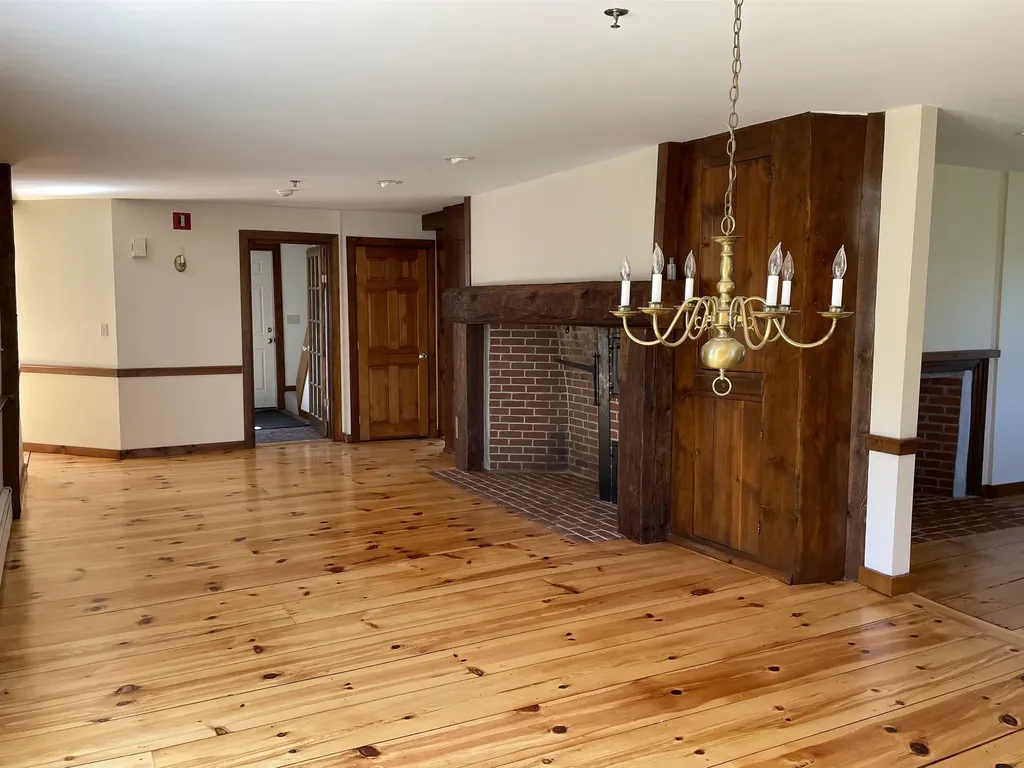 454 Main Street Fremont NH 03044