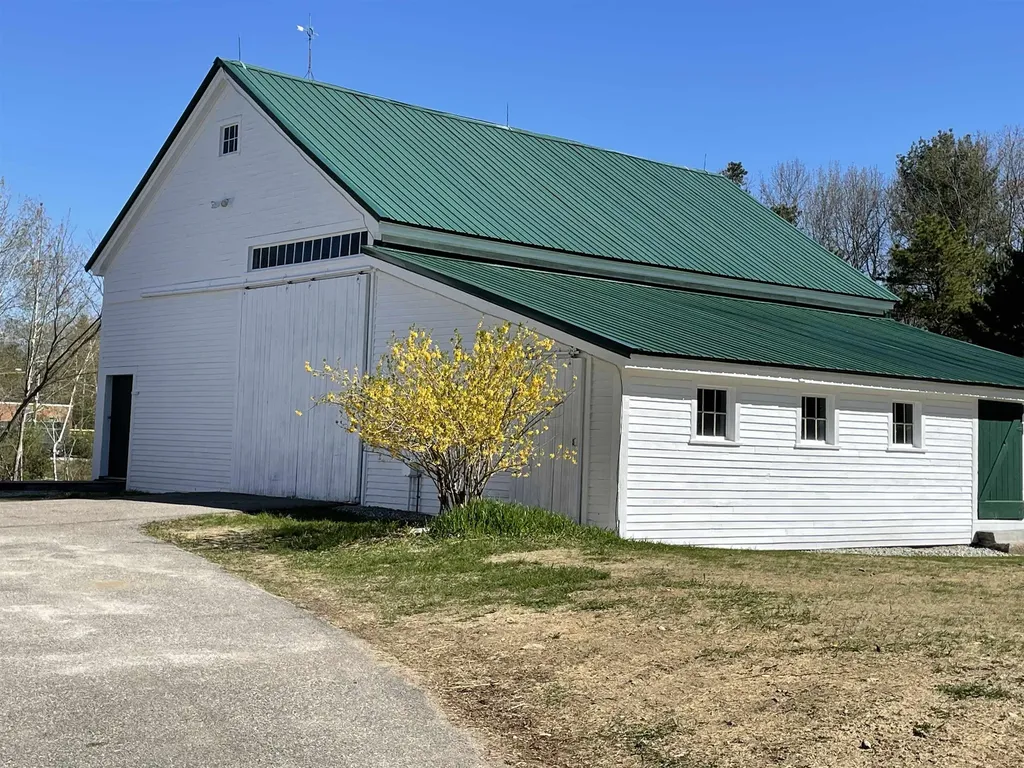 454 Main Street Fremont NH 03044